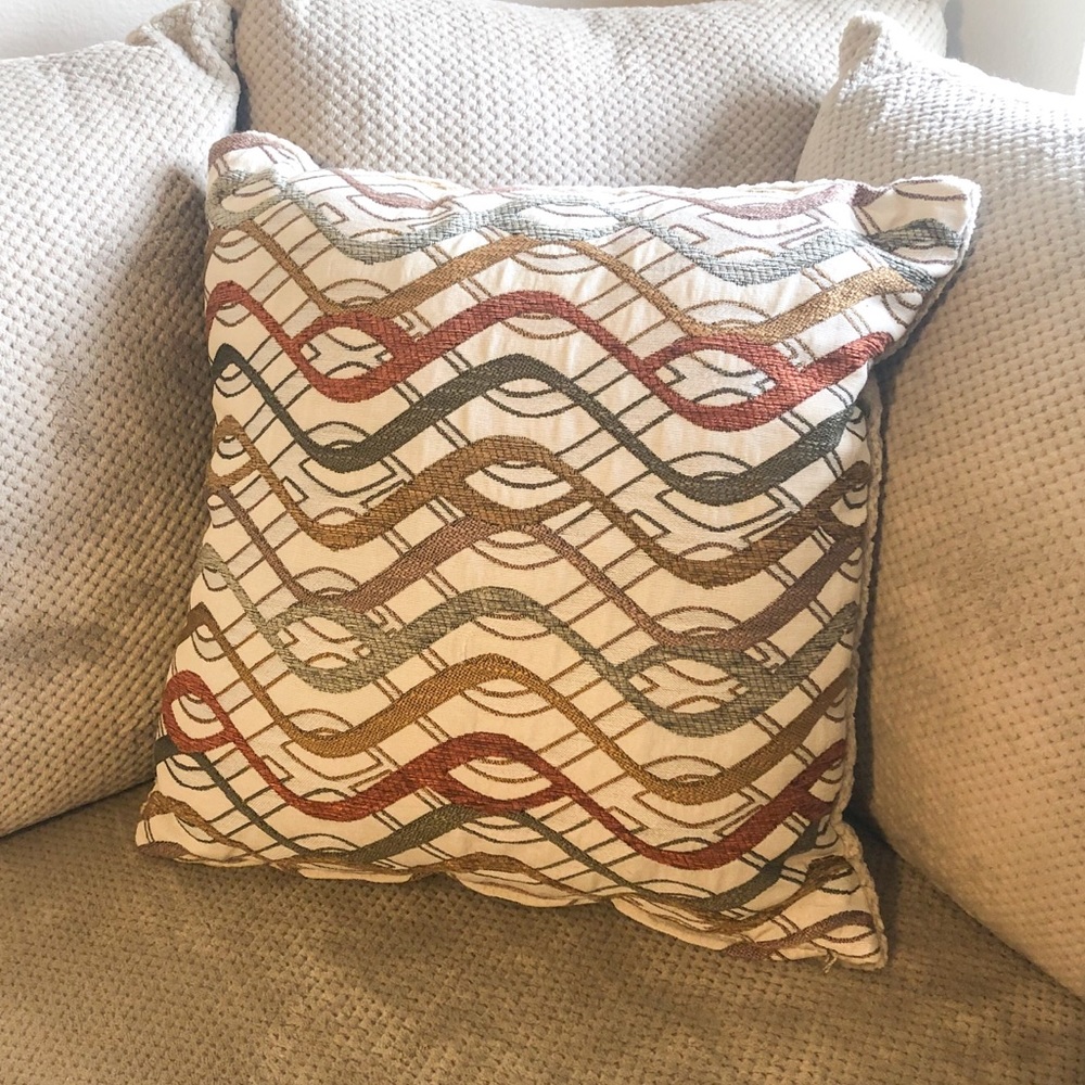 WAYFAIR / Albin Wavy Stripe Throw Pillow - NWOT